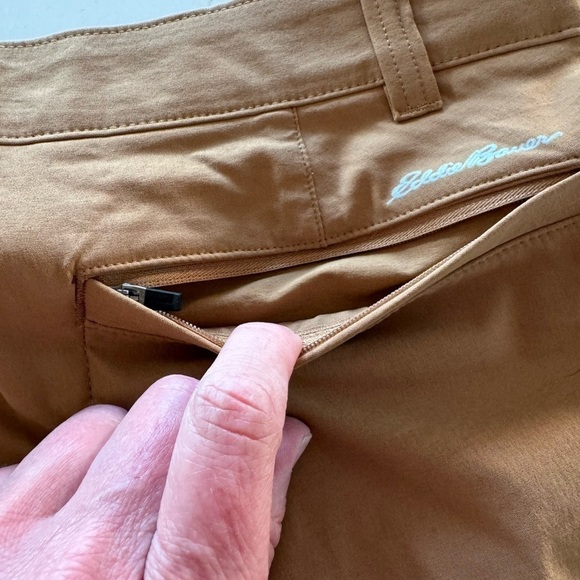 Eddie Bauer Nylon Zipper Pocket Flat Front Short / 35 - Picture 6 of 11